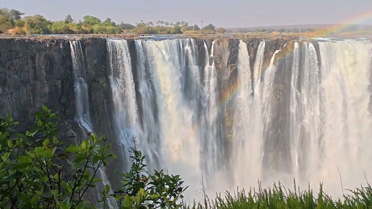 (2)ZIMBABWE : Chutes Victoria à pied (Zimbabwe-2) |EnvieDeVoy@ges