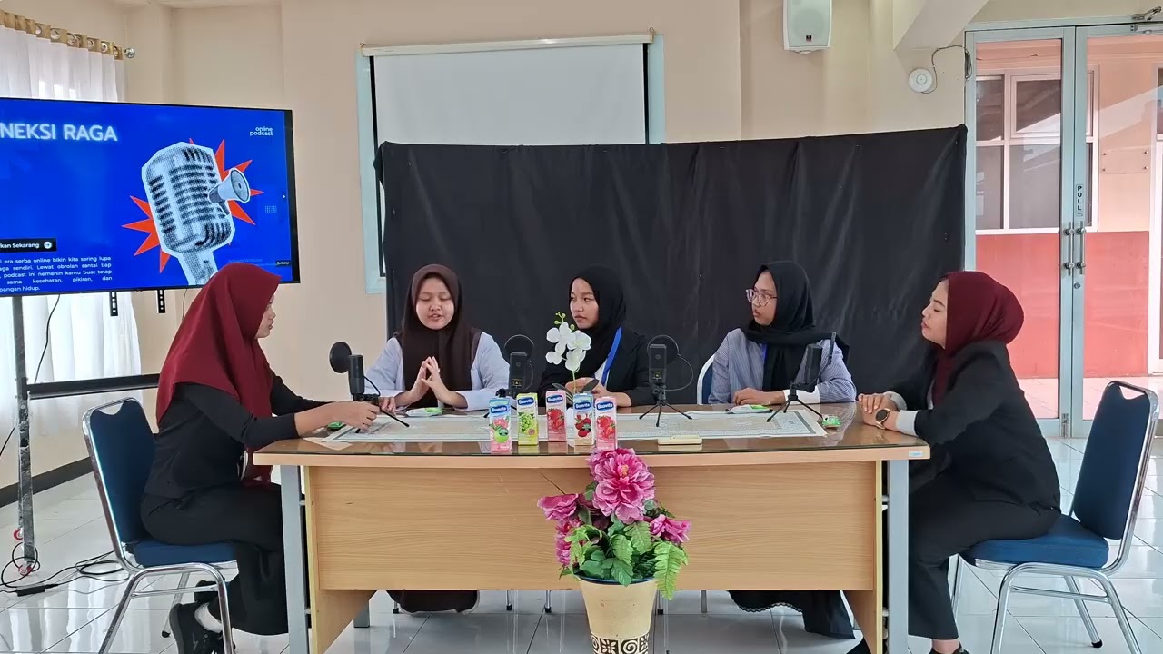 XII PM 1 Kelompok 1: Gaya Hidup Sehat di Era Serba Online | Ujian Praktik Bahasa Indonesia