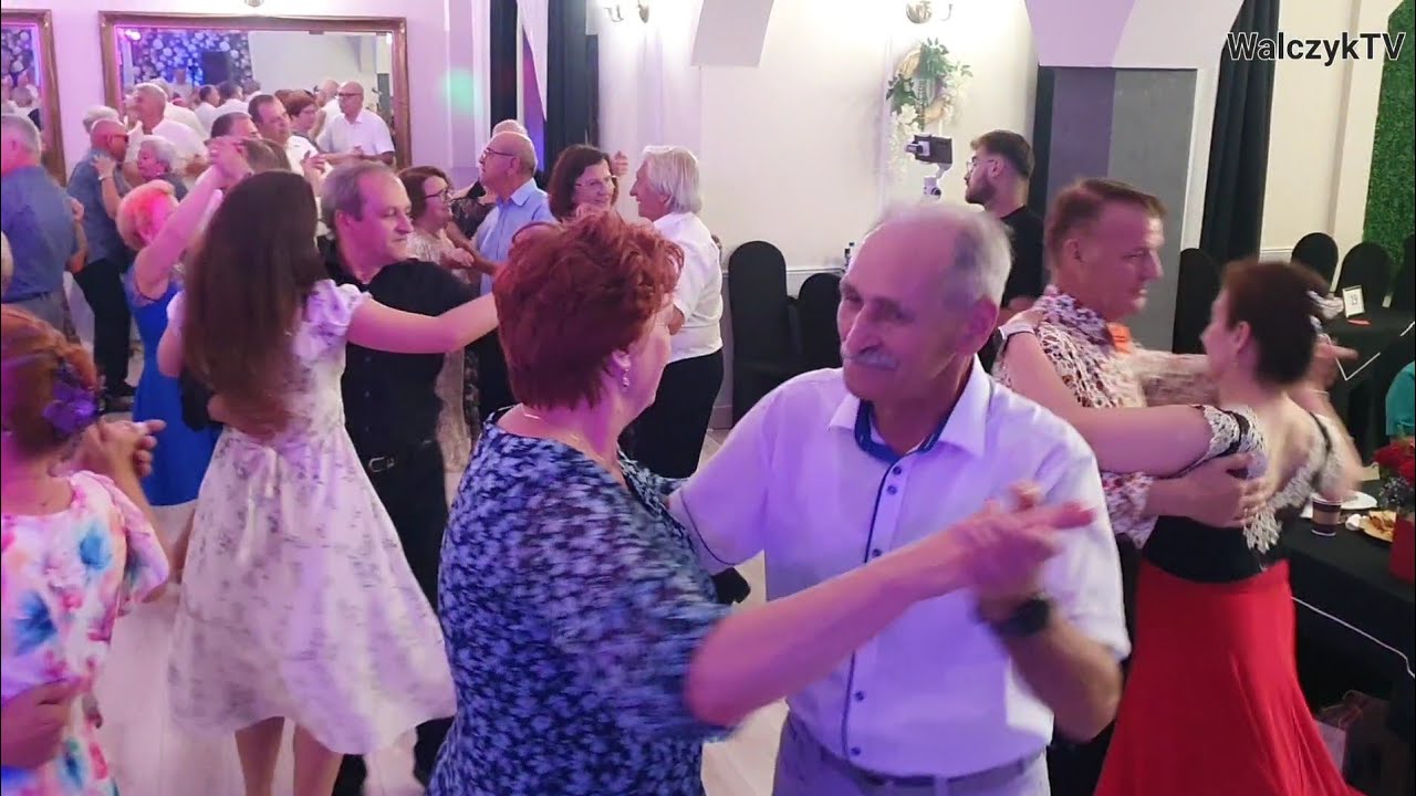 Z KOCHANECZKĄ POD JAWOREM kazała mi przyjść wieczorem nostalgiczny utwór na wieczorku tanecznym 