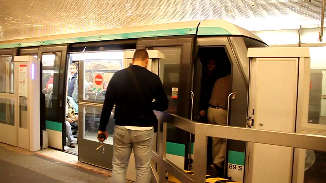 MP89 (with driver and crew change) Ligne 1 &agrave; Porte Maillot