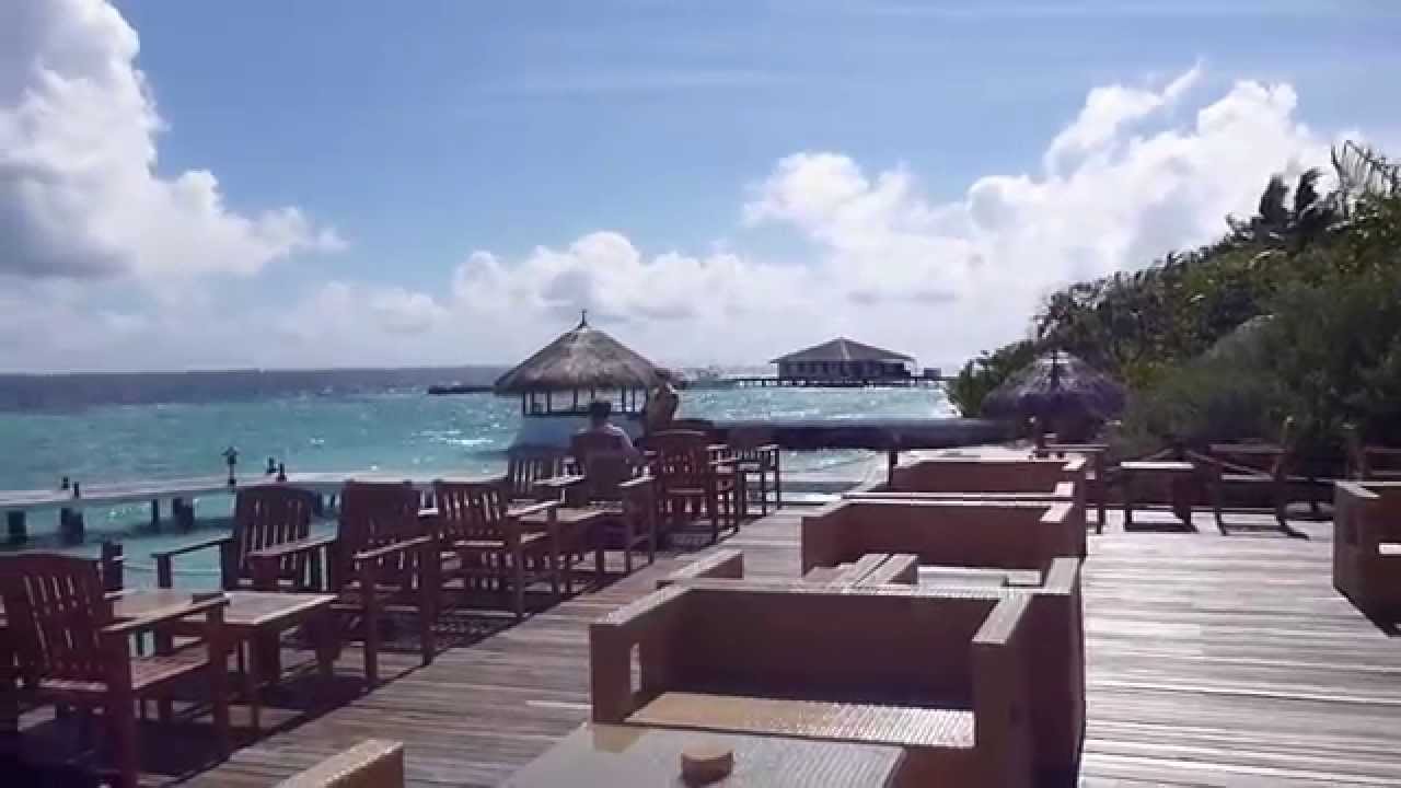 Malediven: Maldives island Eriyadu (1) - The Island - HD