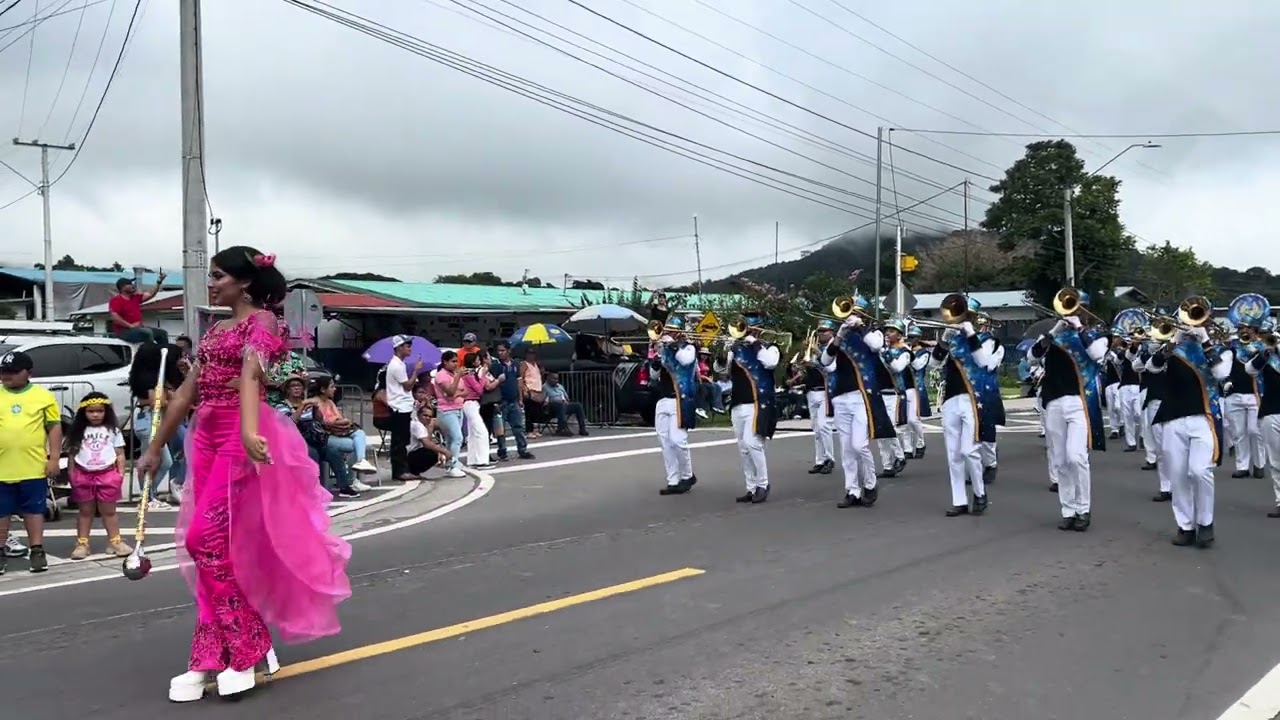 Banda de música Colegio Ingeniero Tomas Guardia - Parada de las flores