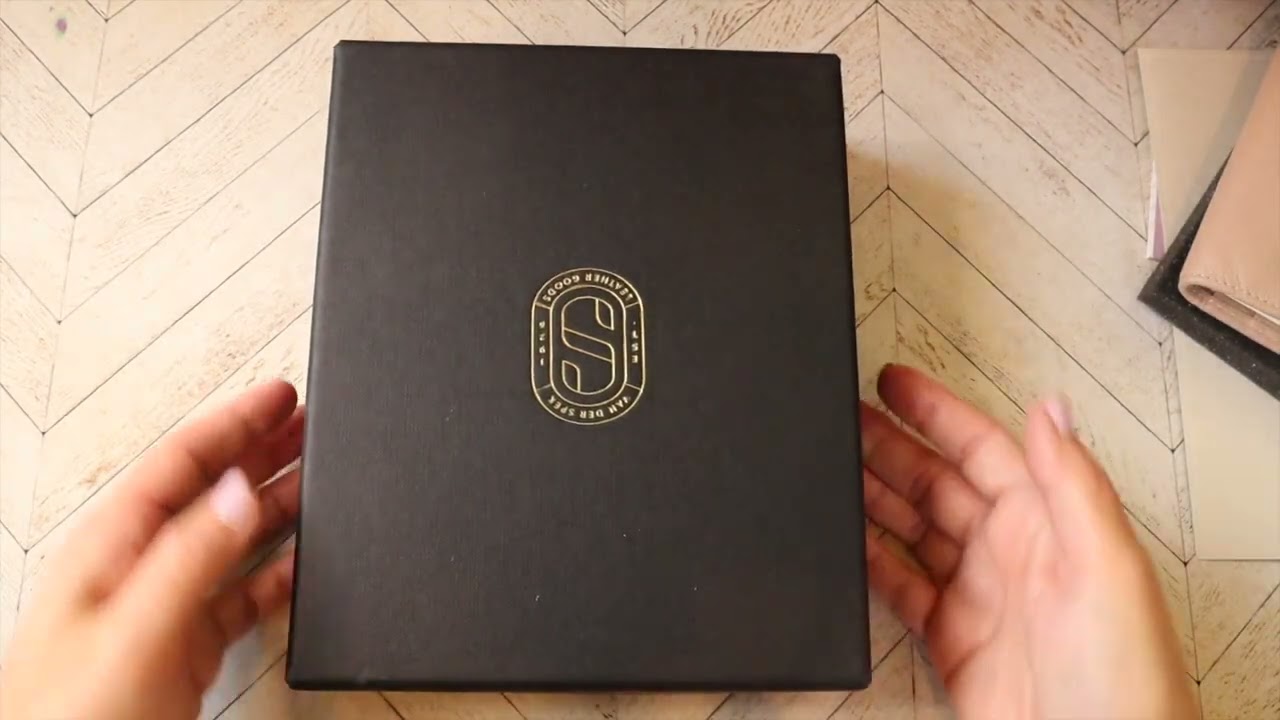 Silent unboxing of my new Van Der Spek Planner covers
