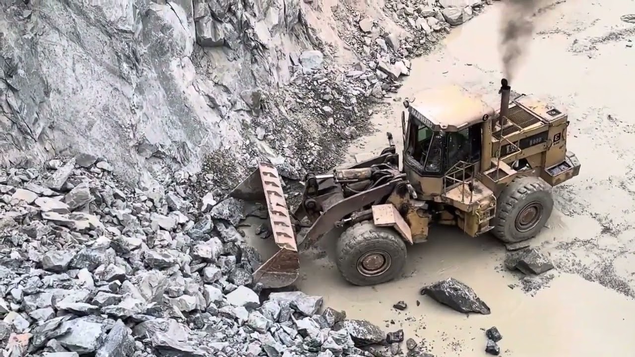 CAT Loader vs Huge Rocks | Powerful Wheel Loader Loading Dump Truck at Quarry Site
