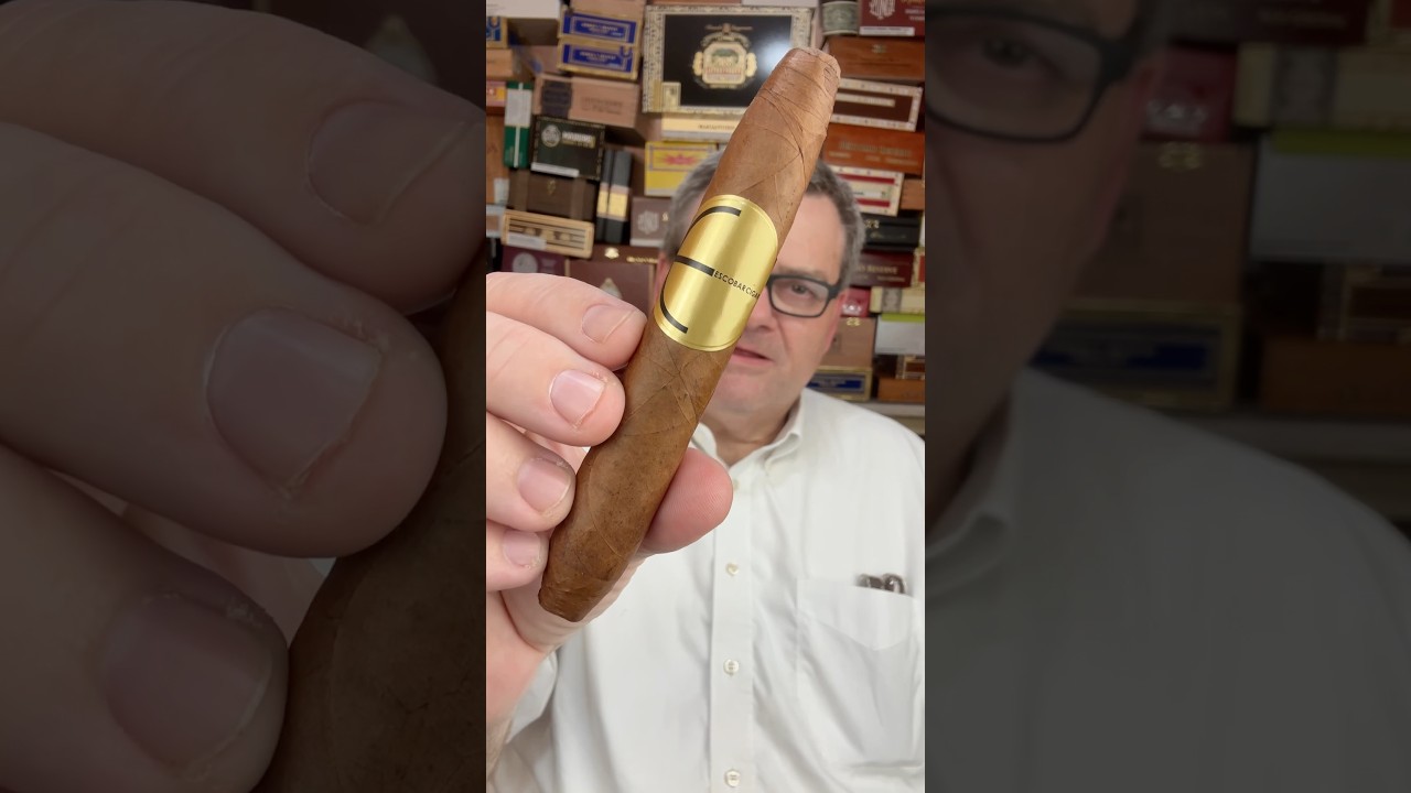 Escobar Distinguidos Romeo Figurado | Cigar in The Other Room #shorts
