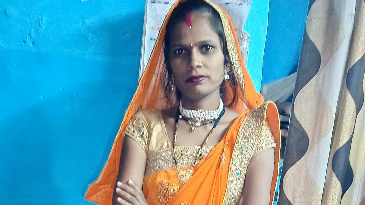 Aarti Vishwakarma  is liv राधे राधे राधे राधे राधे राधेe!