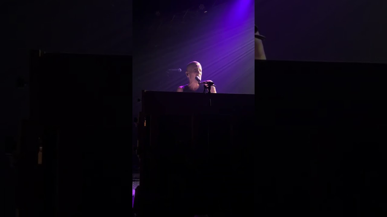 Giovanni Truppi - Scomparire (live Santeria Toscana 12/12/23)