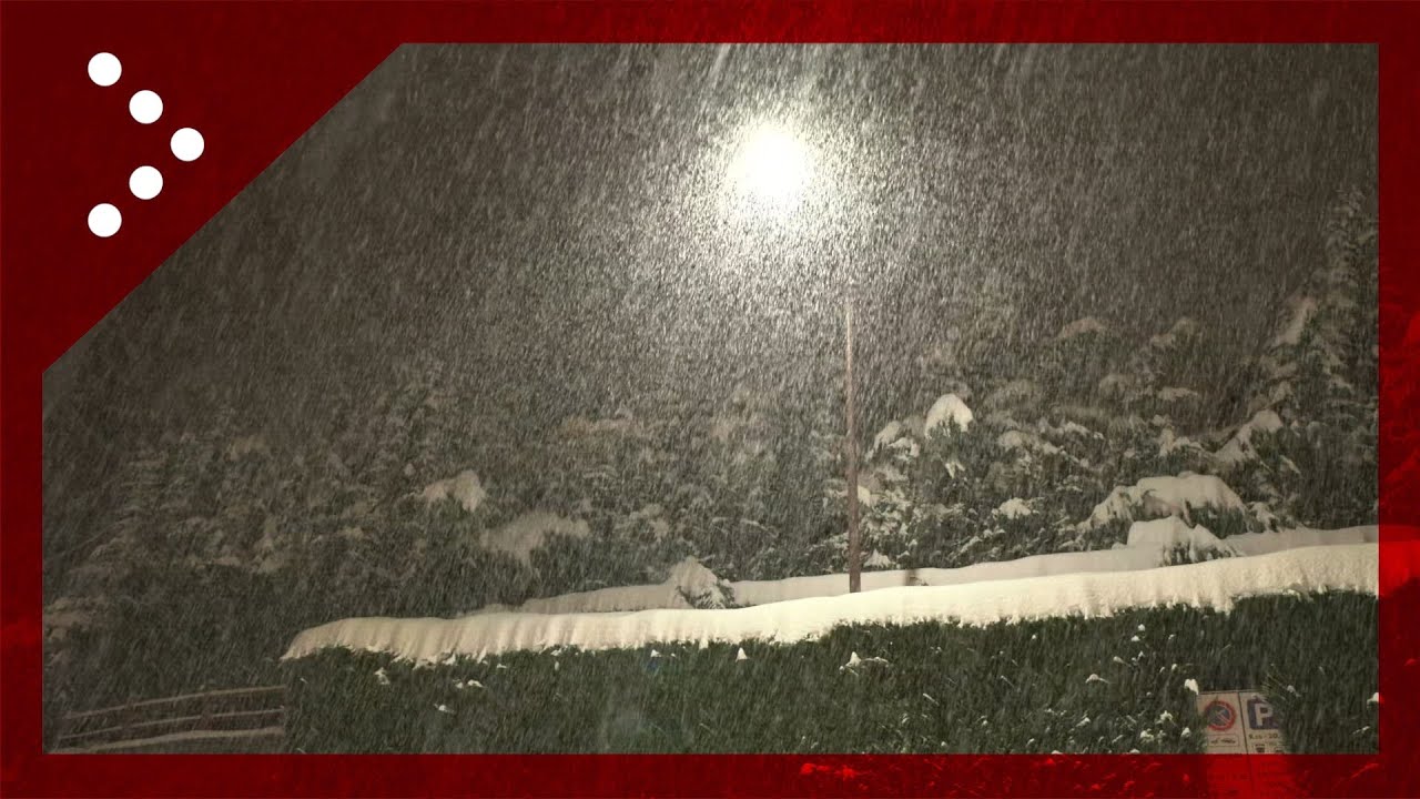 Intense nevicate in Val d'Aosta: il risveglio di Courmayeur sotto la neve
