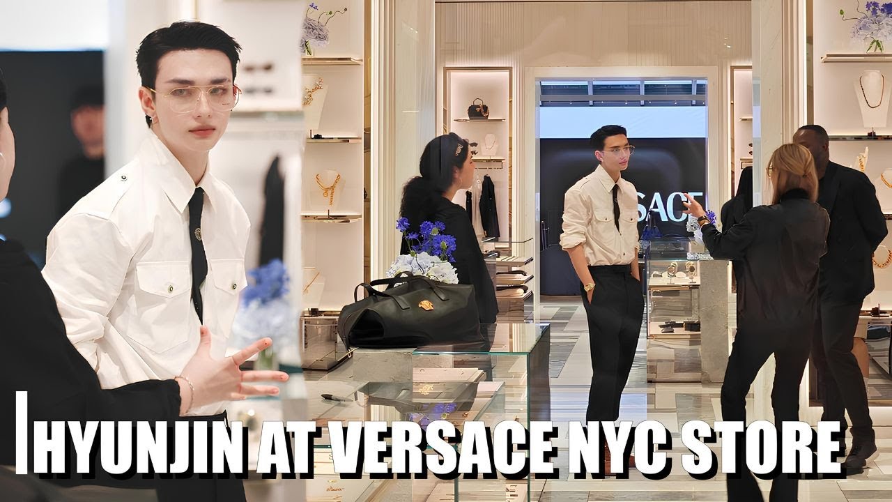 СУМАСШЕДШЕЕ! Появление Hyunjin Stray Kids в магазине Versace в Нью-Йорке сегодня.