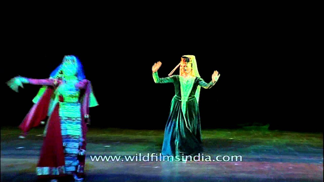 Beautiful Armenian girls dance to Armenian music