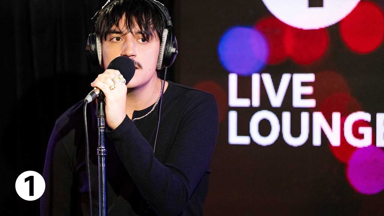 Artemas - if u think i'm pretty in the Live Lounge
