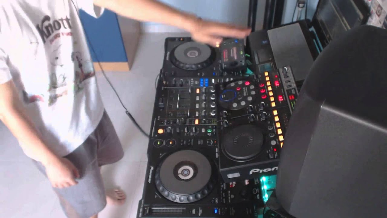 DJ ViperStar - Fuzzy Waffle Nuts