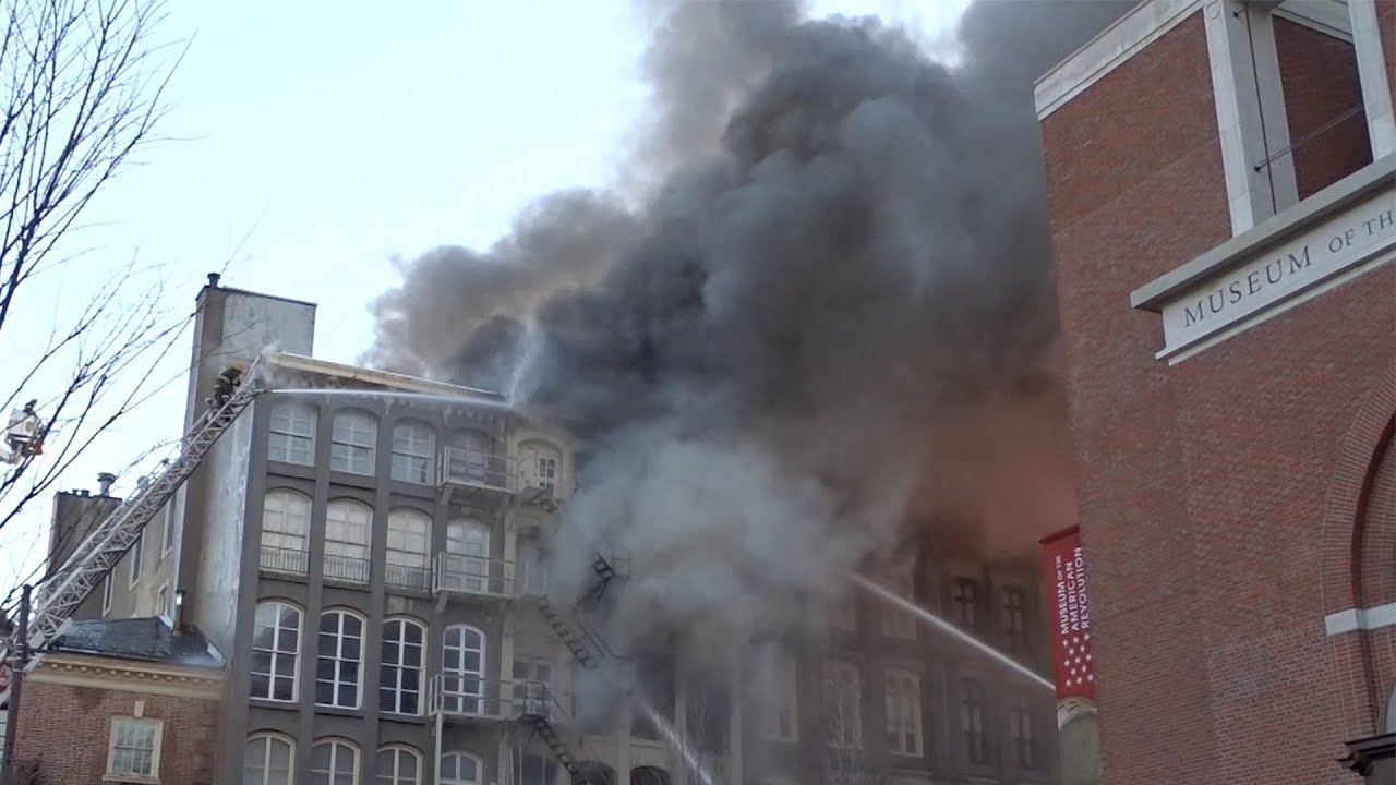 4 Alarms + Special Calls - Building Fire - 3rd & Chestnut - Philadelphia Fire Department