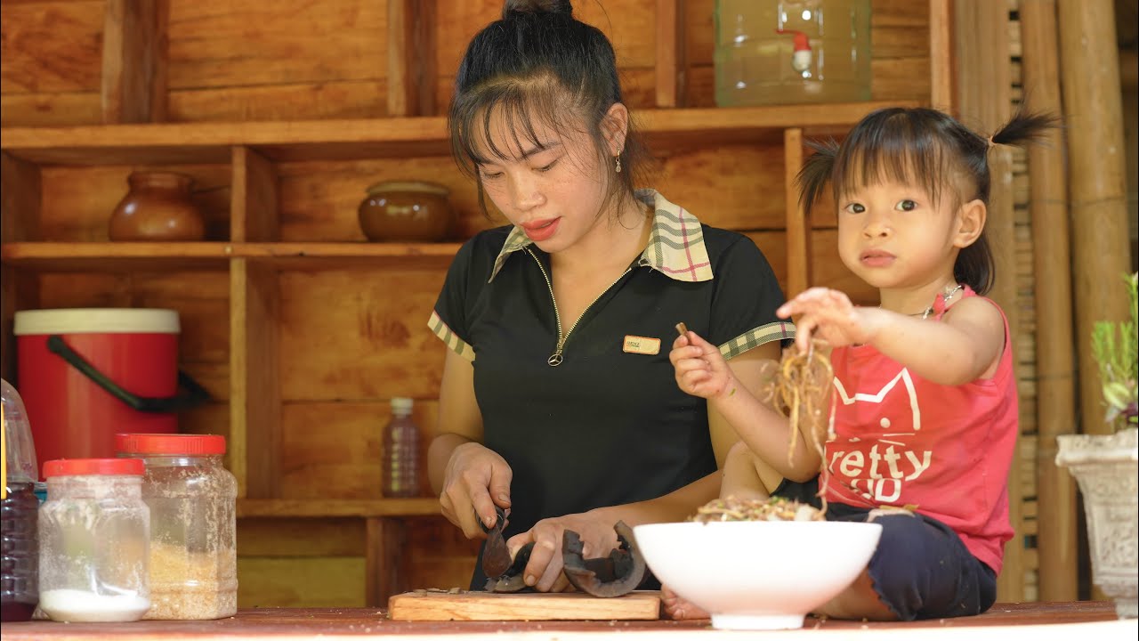 Gardening, Making Buffalo Skin Salad and Traditional Corn Wine | Mountain Family Life | EP. 55