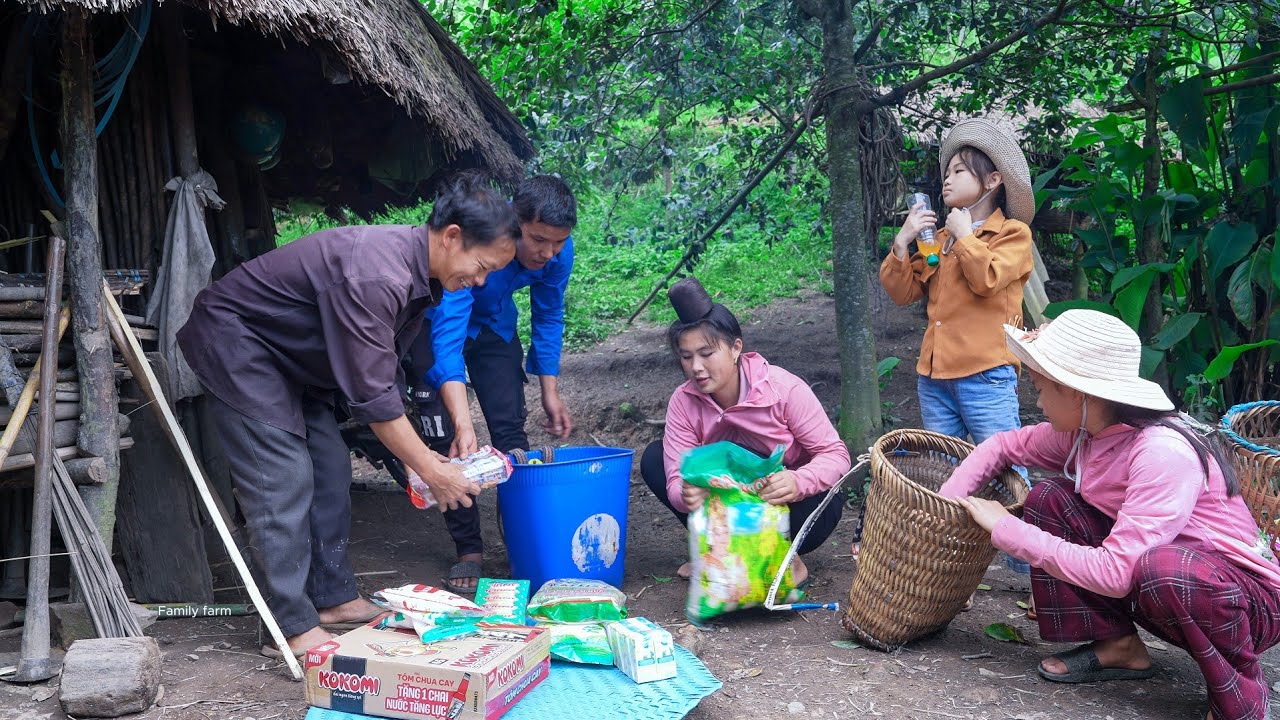 Visiting and Helping a Poor Family on the High Mountain, Harvesting Chinese Apples to Sell