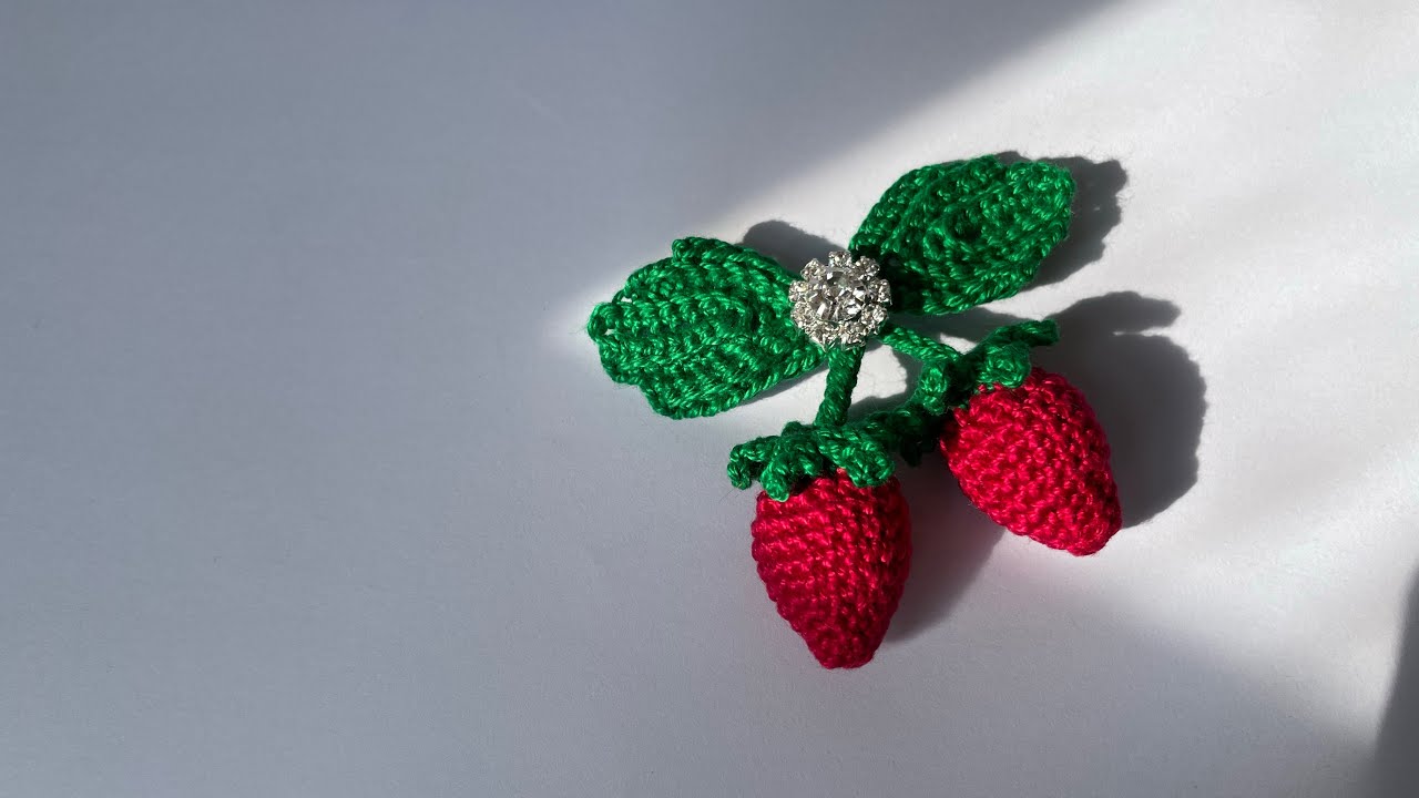 CROCHET | Strawberry | Handmade Accessories | Brooch | Handmade Gift | DIY | Easy