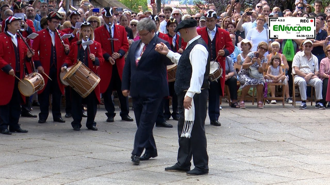15 de agosto. Festividad de la Virgen de Begoña con el tradicional aurresku del alcalde.