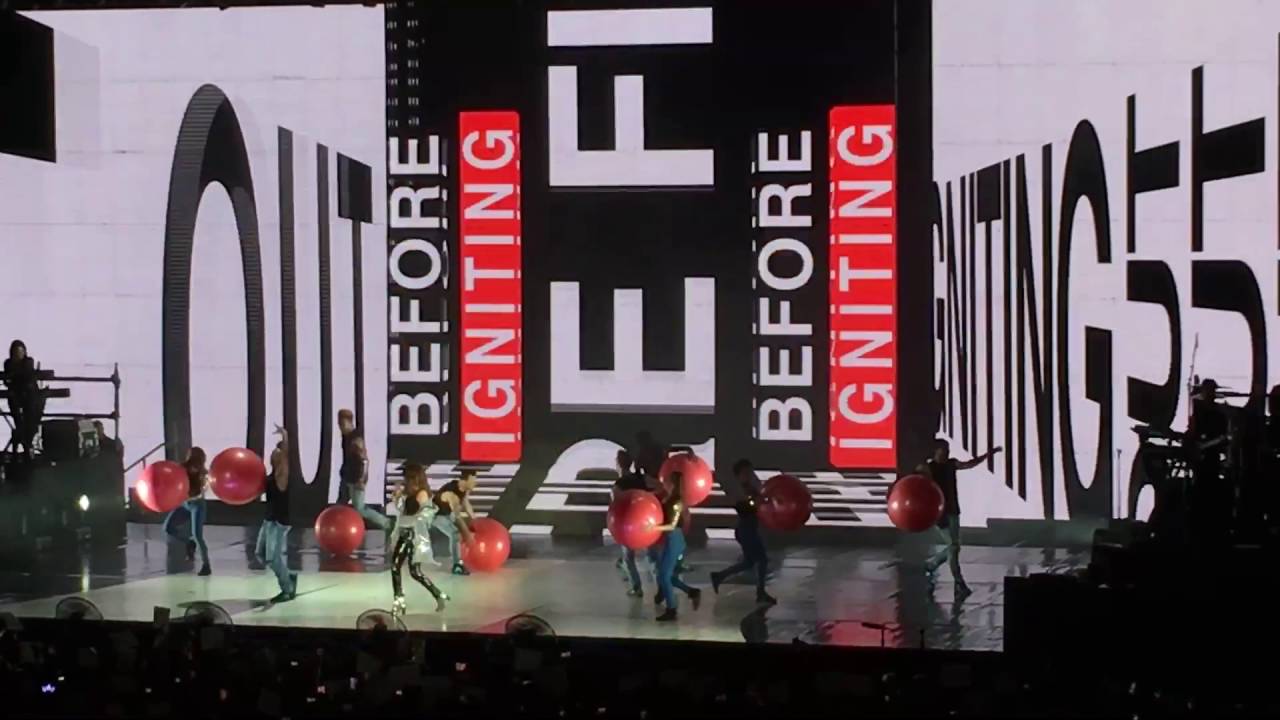 Selena Gomez - Kill Em With Kindness - Revival Tour Malaysia 25.07.16
