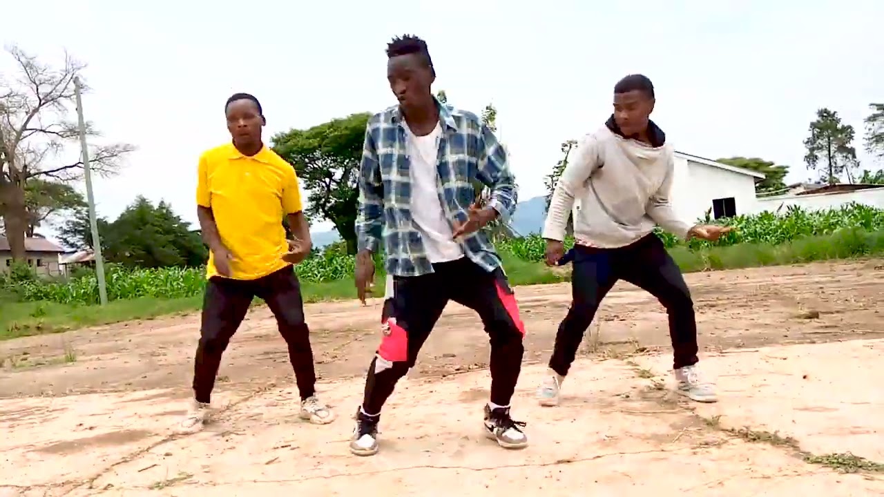 Dj Gibbzy feat  Makomando MASIARA Official Dance Video Fire Dance Inyala