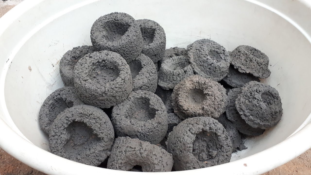 ASMR:so dusty gritty crunchy pure charcoal crumbling in big bucket🖤/sifting/long paste play