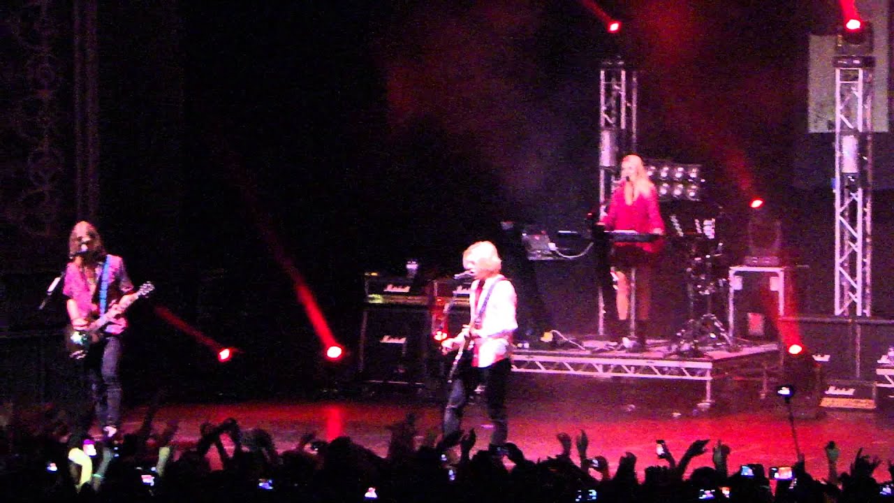 R5 - I Know You Got Away (Lisbon 10/09/2015)
