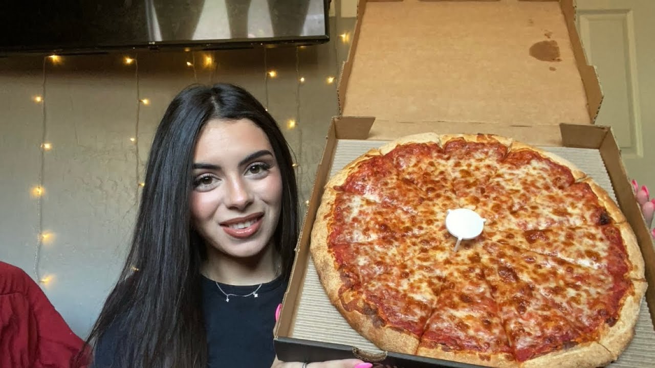 Asmr|| Pizza Mukbang🍕(cupped eating sounds)