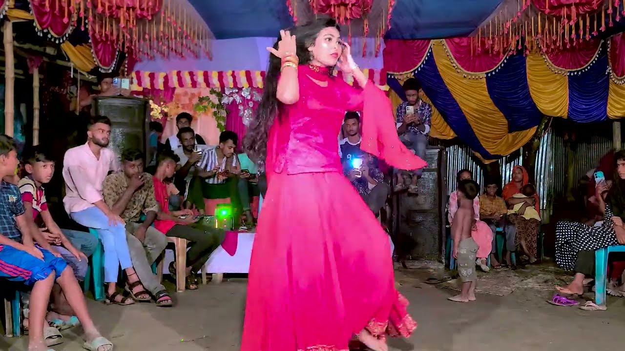 ম্যাডাম নাচে দোলে কোমর | Madam Nache Nache Re Tu To | Wedding Dance 2026 | Juthi Dance Xyz 11M