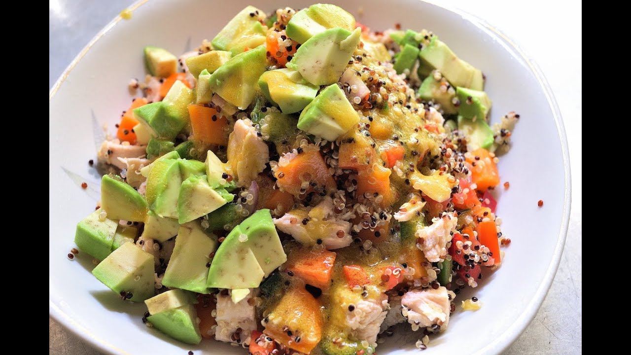 Quinoa en ensalada con pimientos, mostaza, aguacate y zanahoria ensalada Quinua Comiendo con Carlos