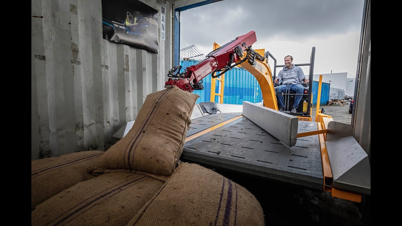 Unloading coffee bags by unique Cargopicker. English subtitled