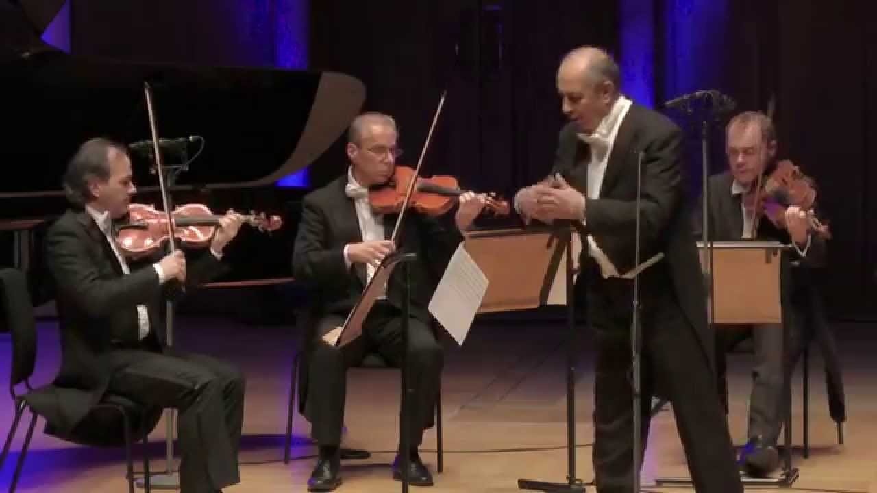 Leo Nucci - ROSSINI Largo al factotum (Il barbiere di Sivilgia)