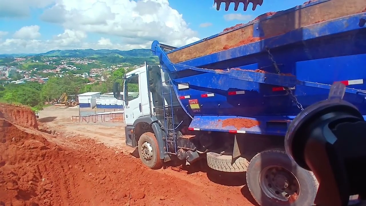 TIRANDO TERRA PAR FAZER O GABIAO 