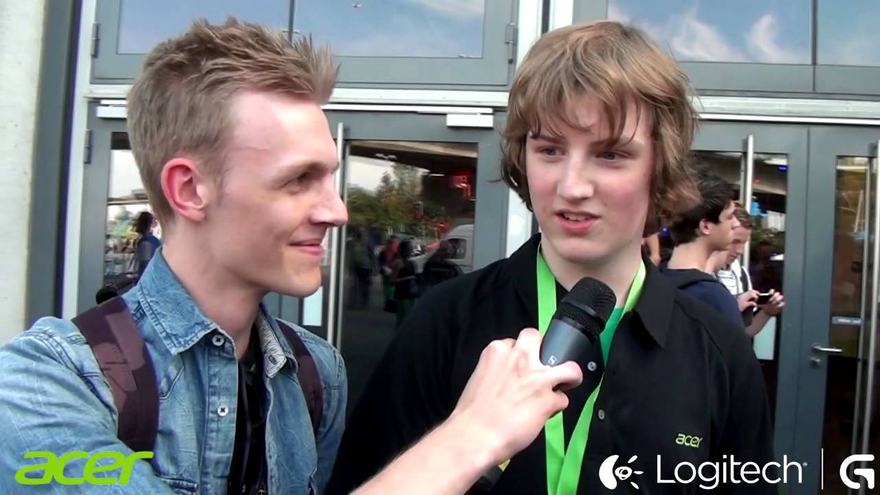 Gamescom 2013 - Kijkers uit de Acer Bus!