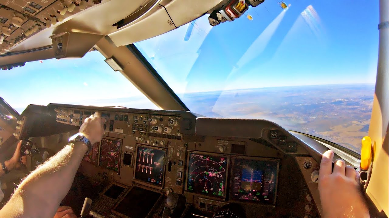[4K] Boeing 747 Pilot's View Landing in Johannesburg