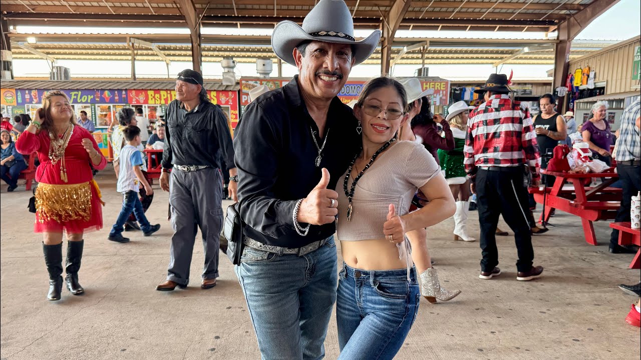 Sabado de baile en la pulga de Álamo Texas 