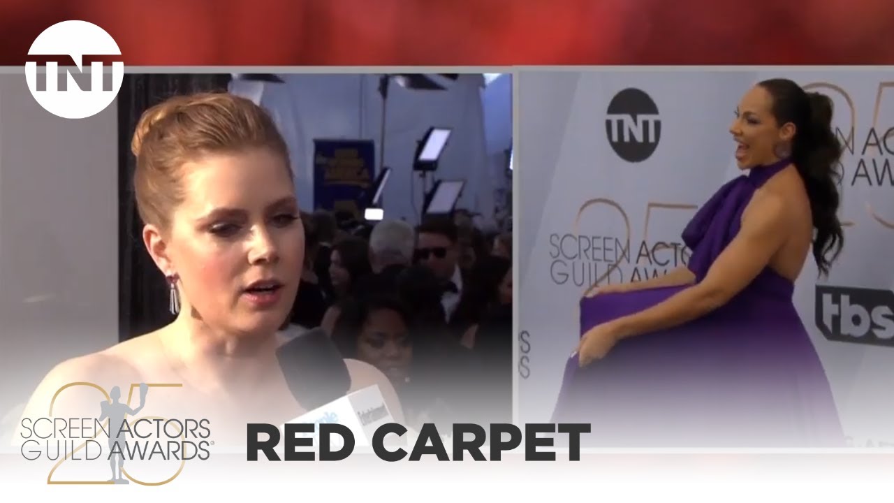 Amy Adams: Red Carpet Interview | 25th Annual SAG Awards | TNT