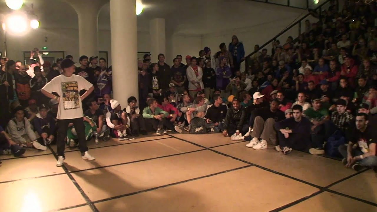 IBE 2010 - Footwork Battle Final: Intact (Ruffneck Attack) vs Bgirl A.T. (FlowMo)