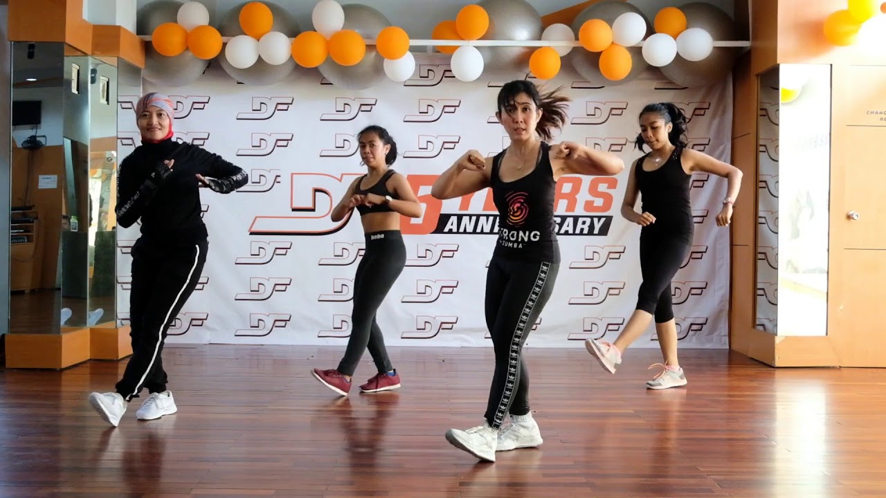STRONG BY ZUMBA WITH ZIN NIKEN DF | Q2 #6 -- FOLLOW IT |DF FITNESS & AEROBIC YOGYAKARTA