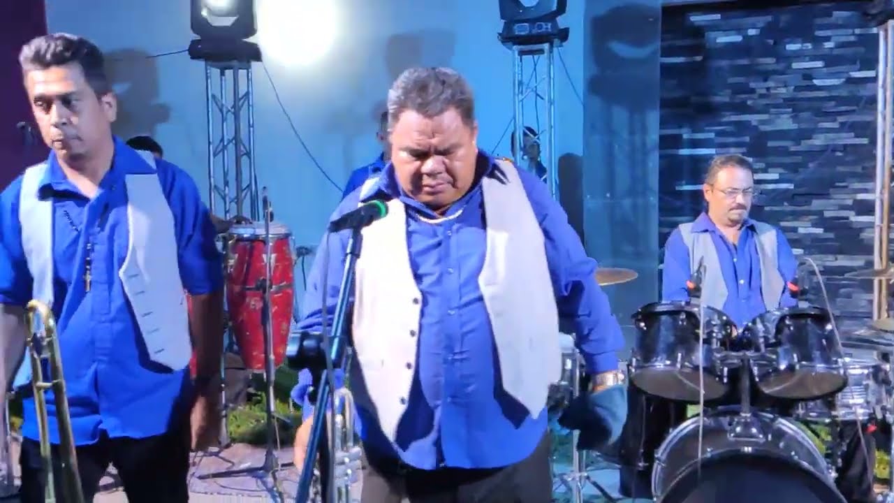 SUPER BANDON POBREZA PALILLOS CHINOS EN VIVO