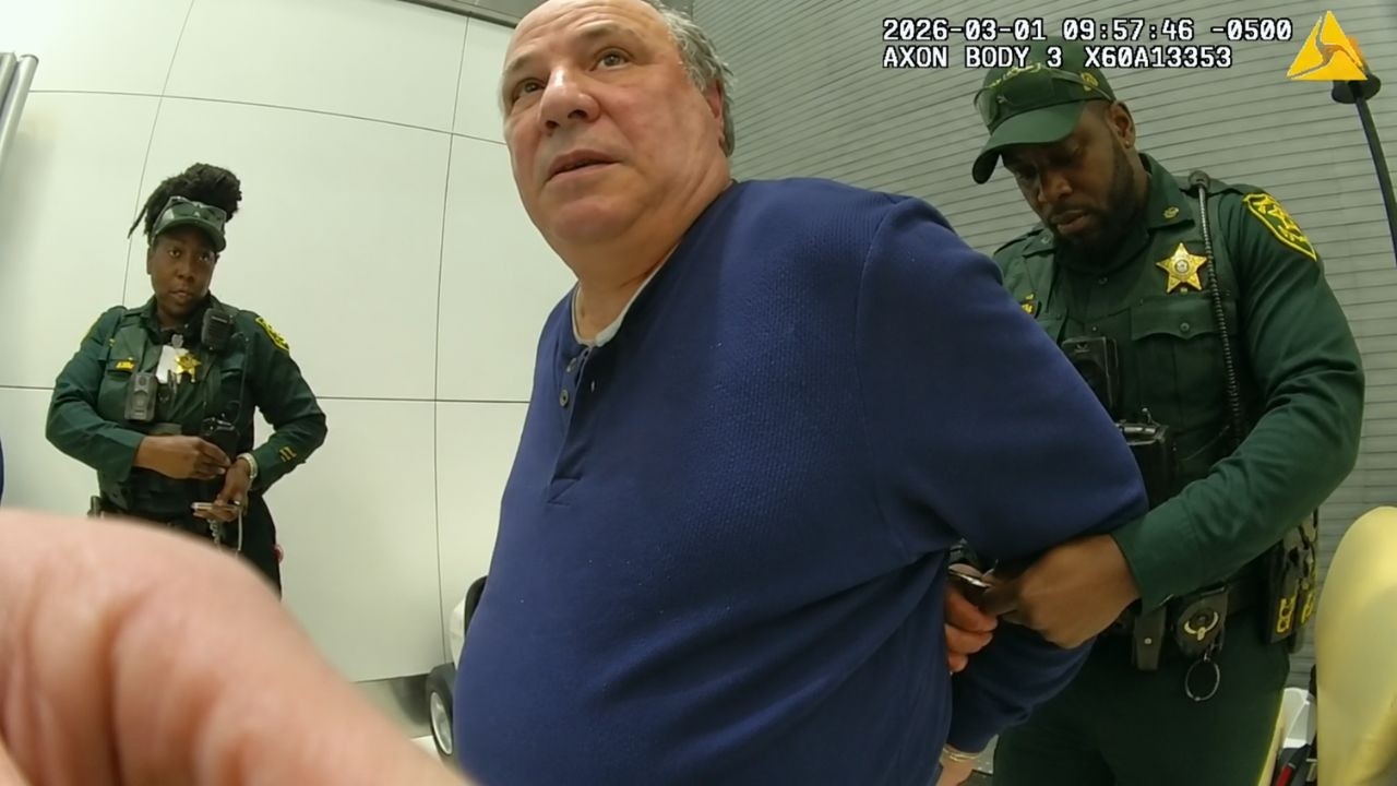 This Elderly Man Said the Wrong Thing on a Flight