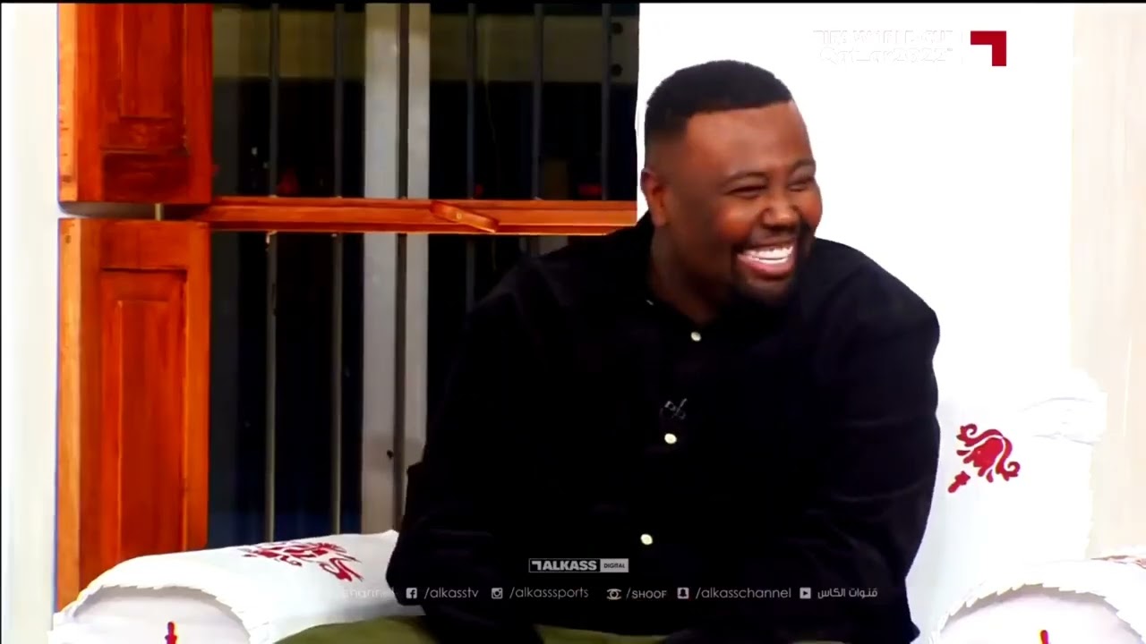 لقاء المشجع العماني محمد الحجري مجومبا على قناة الكأس  المجلس مع مجومبا المشجع المنحوس ابو دم خفيف