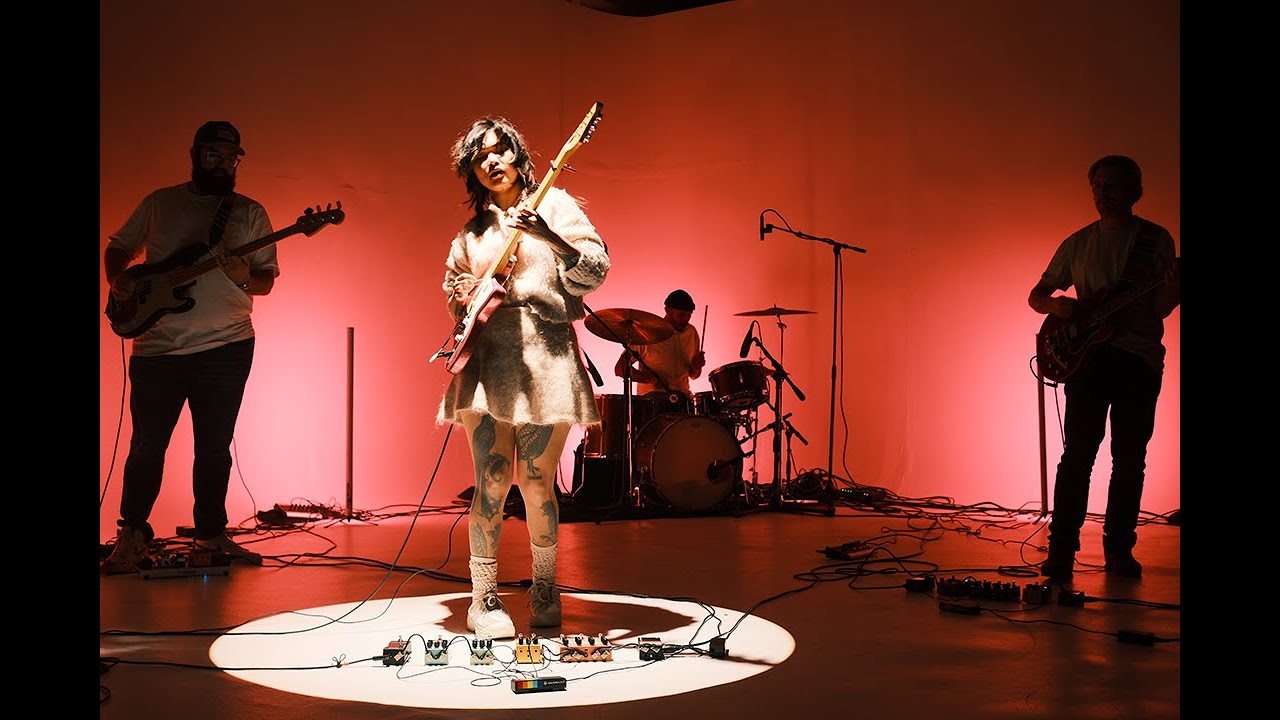 Qi - Pedal Play [live performance]