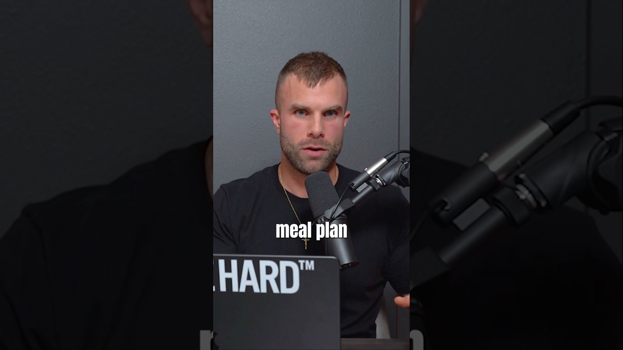 Meal Plan vs. Macros 🤔 #mealprep #fatlosstips #podcastclips