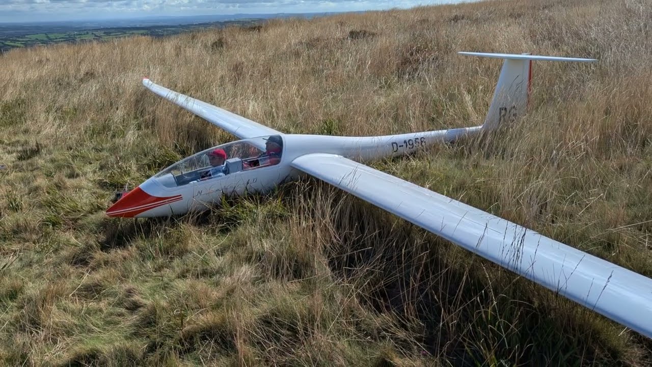 Nimbus 4D -  Second Flight at Menez Hom
