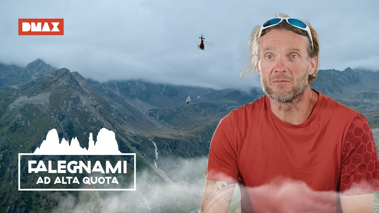 Falegnami sospesi nel vuoto: cantiere estremo in alta quota | Falegnami ad alta quota
