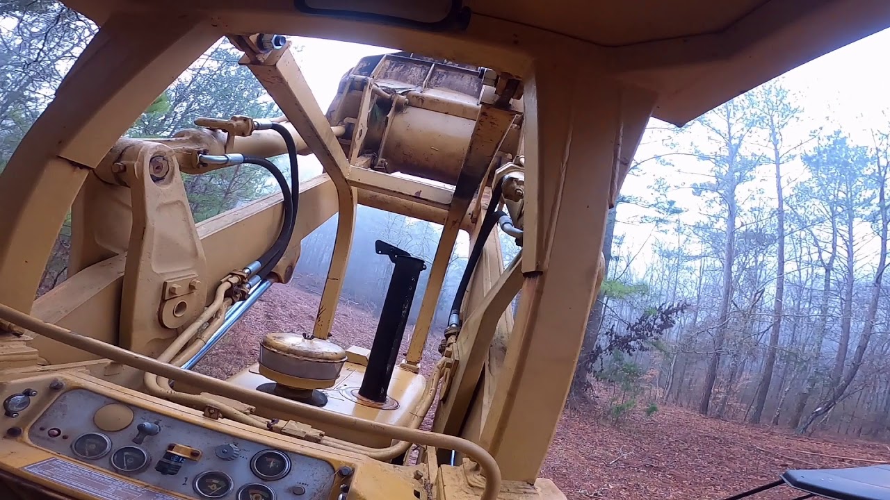 CAT 977L Alternator removal and installation