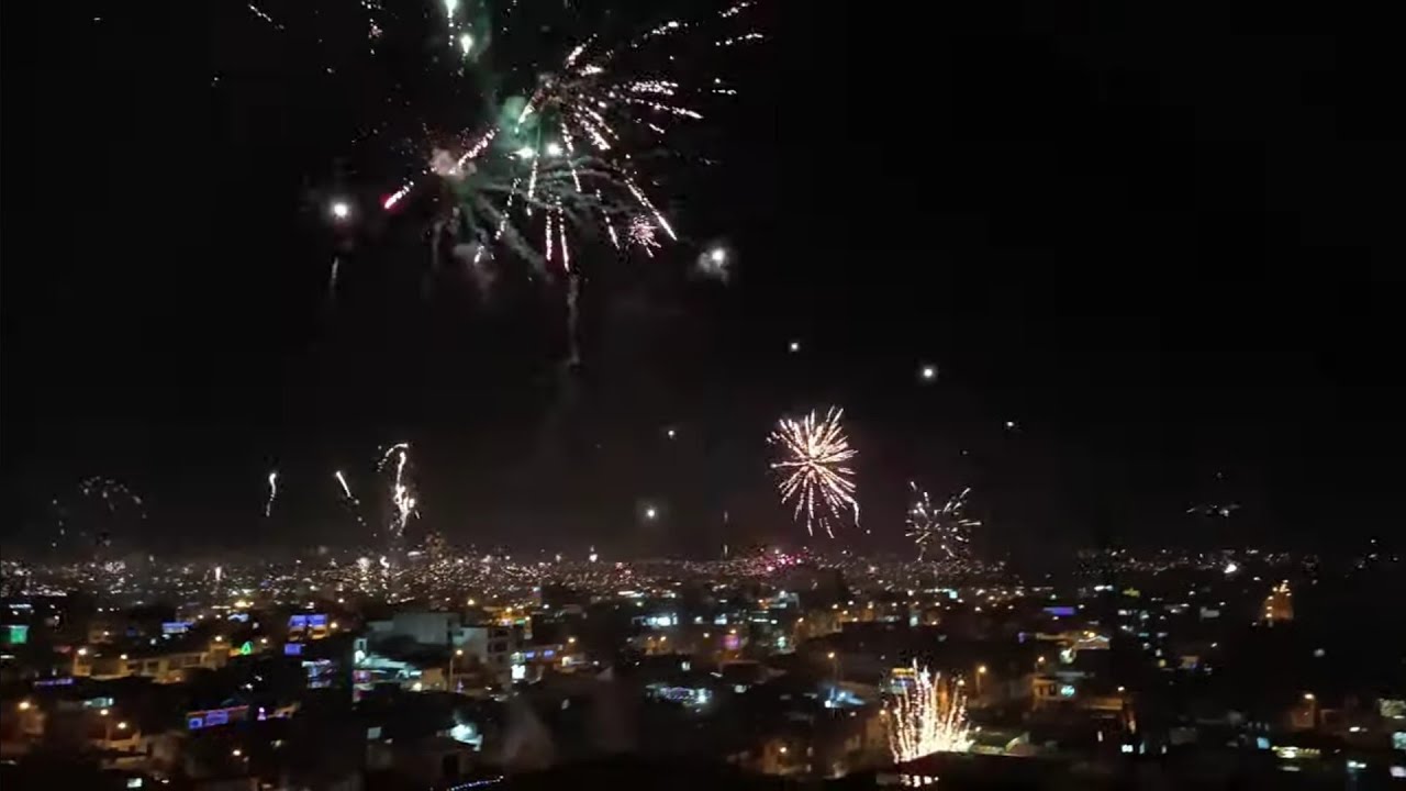 Feliz año nuevo 2025, fuegos artificiales ,Arequipa -Perú 🎇🎆