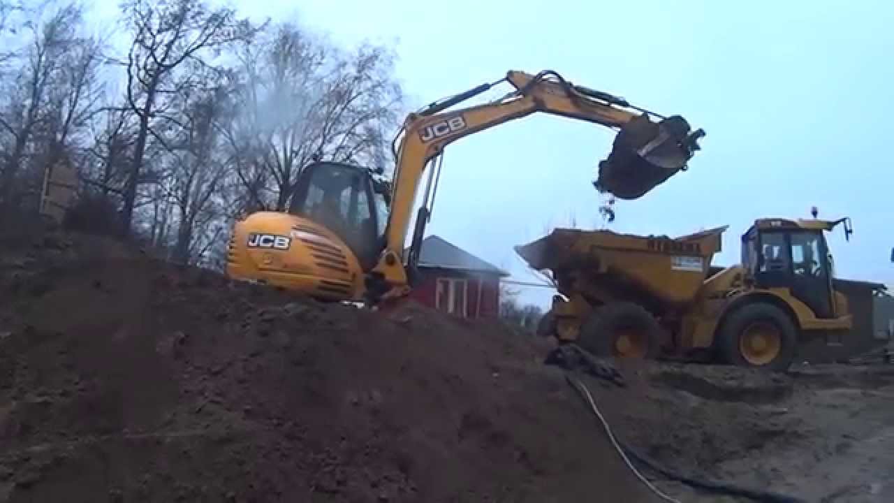 JCB 8085