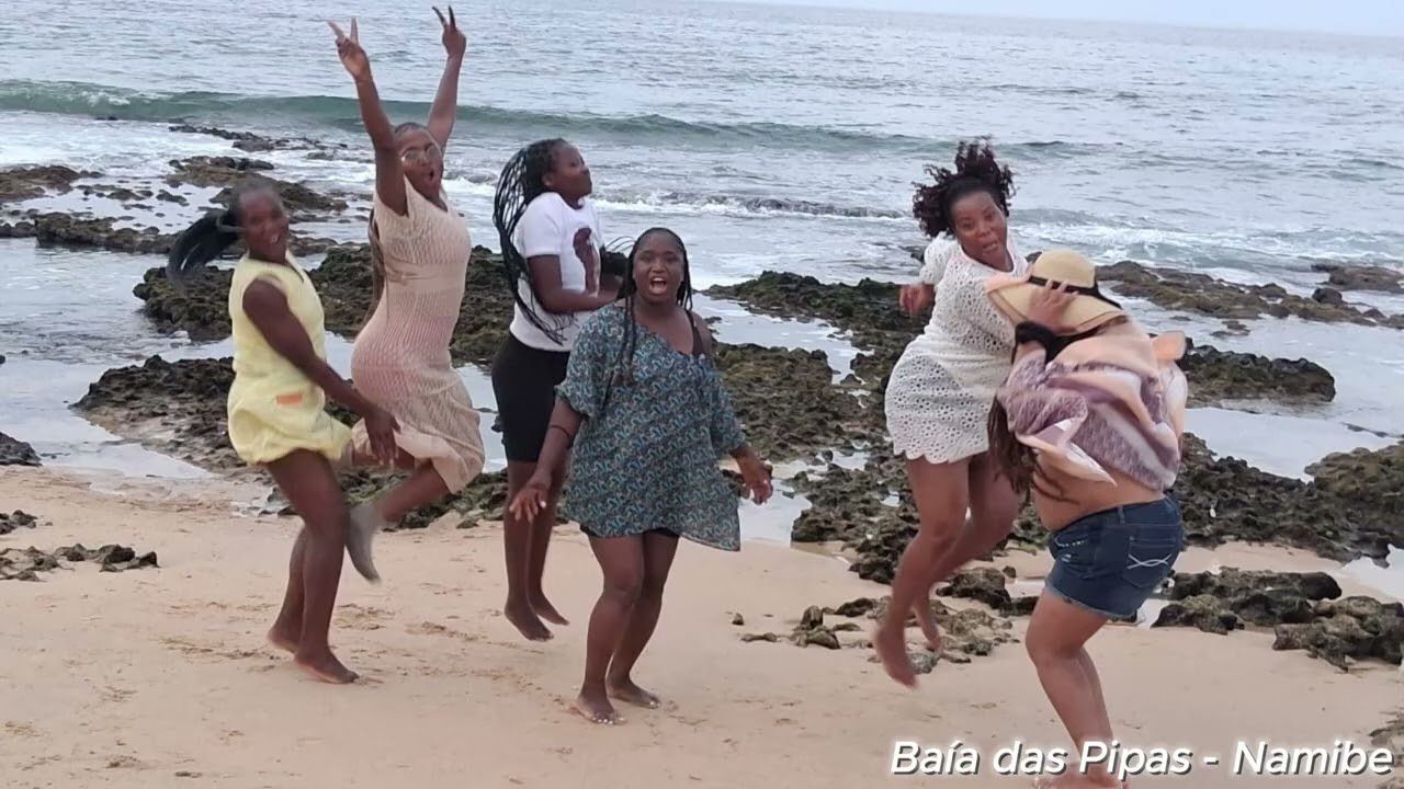 Tour Baía das Pipas Namibe