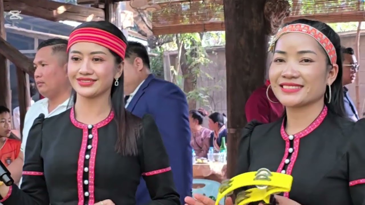 ເຈີມເຮີຍກະເອີຍຕາຍ - ອ້ອມ ມະນີວົງ | LEEXAY CHANNEL