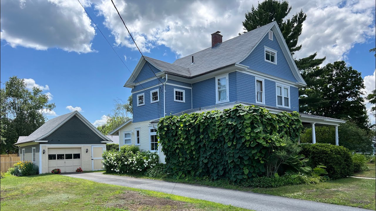 Northern Vermont Victorian Home For Sale - 187 Beach St Derby Line VT